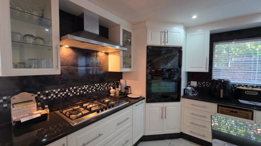 3 Bedroom Property for Sale in Hartenbos Central Western Cape